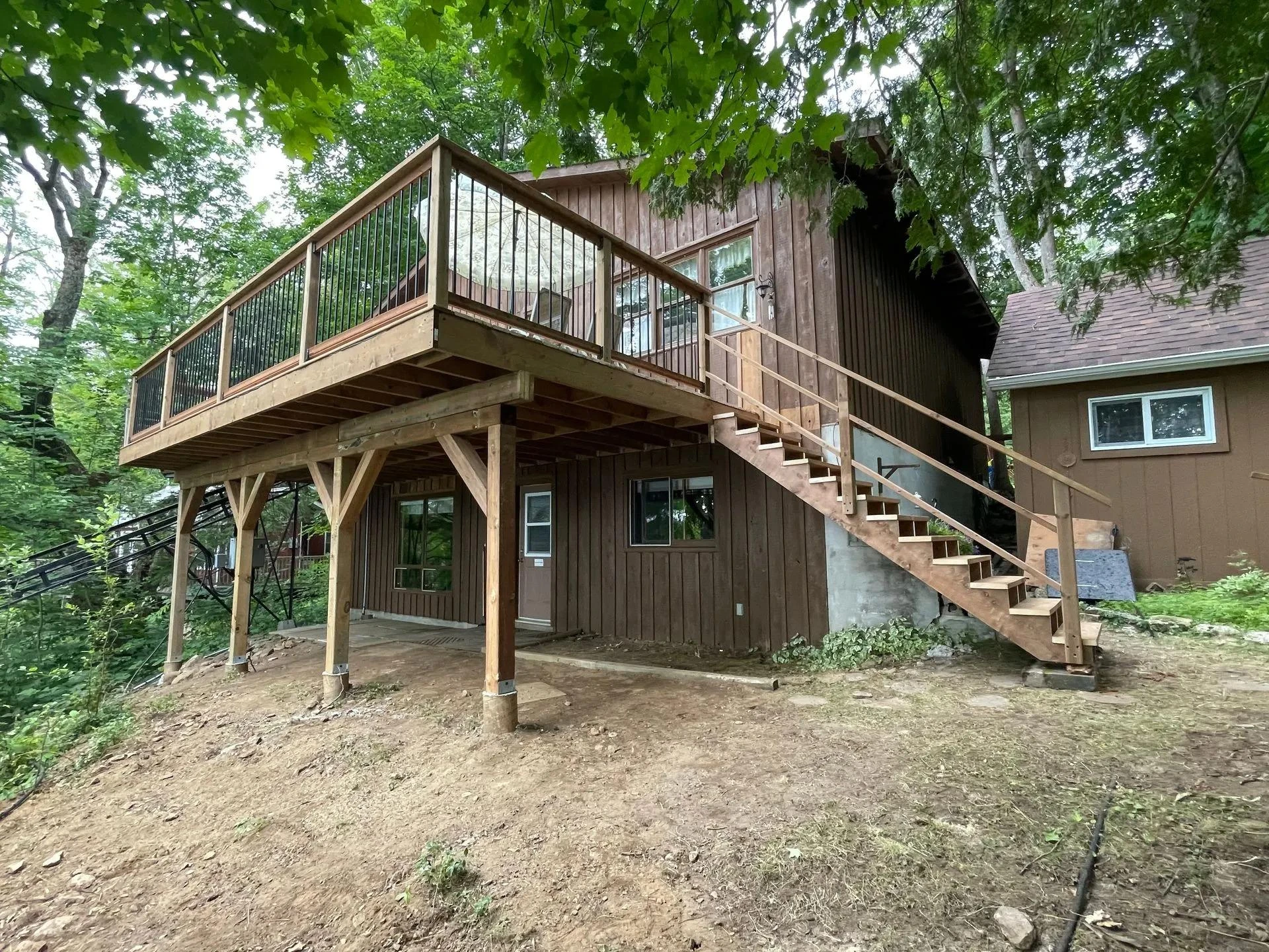 Custom Decks Made Easy: Country Contracting and Construction – Your Haliburton Experts