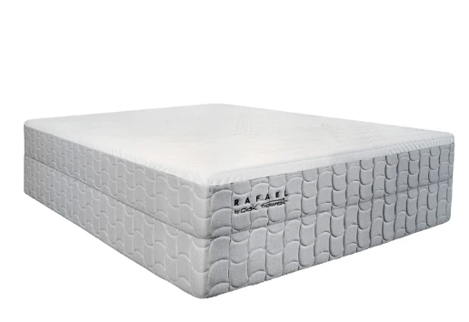 Reclaimed wood platform bed: the perfect blend of durability and style