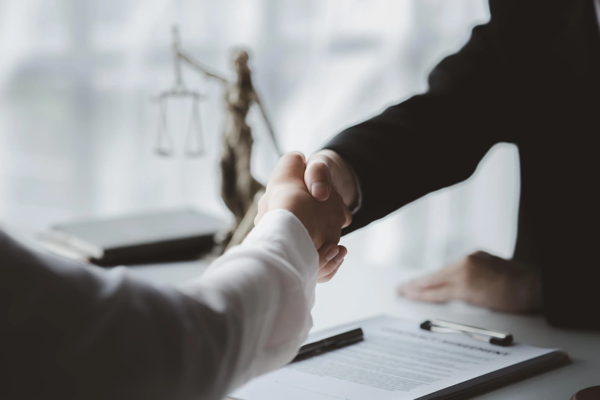 How Legal Business Process Outsourcing Helps Law Firms Save Time and Cut Costs