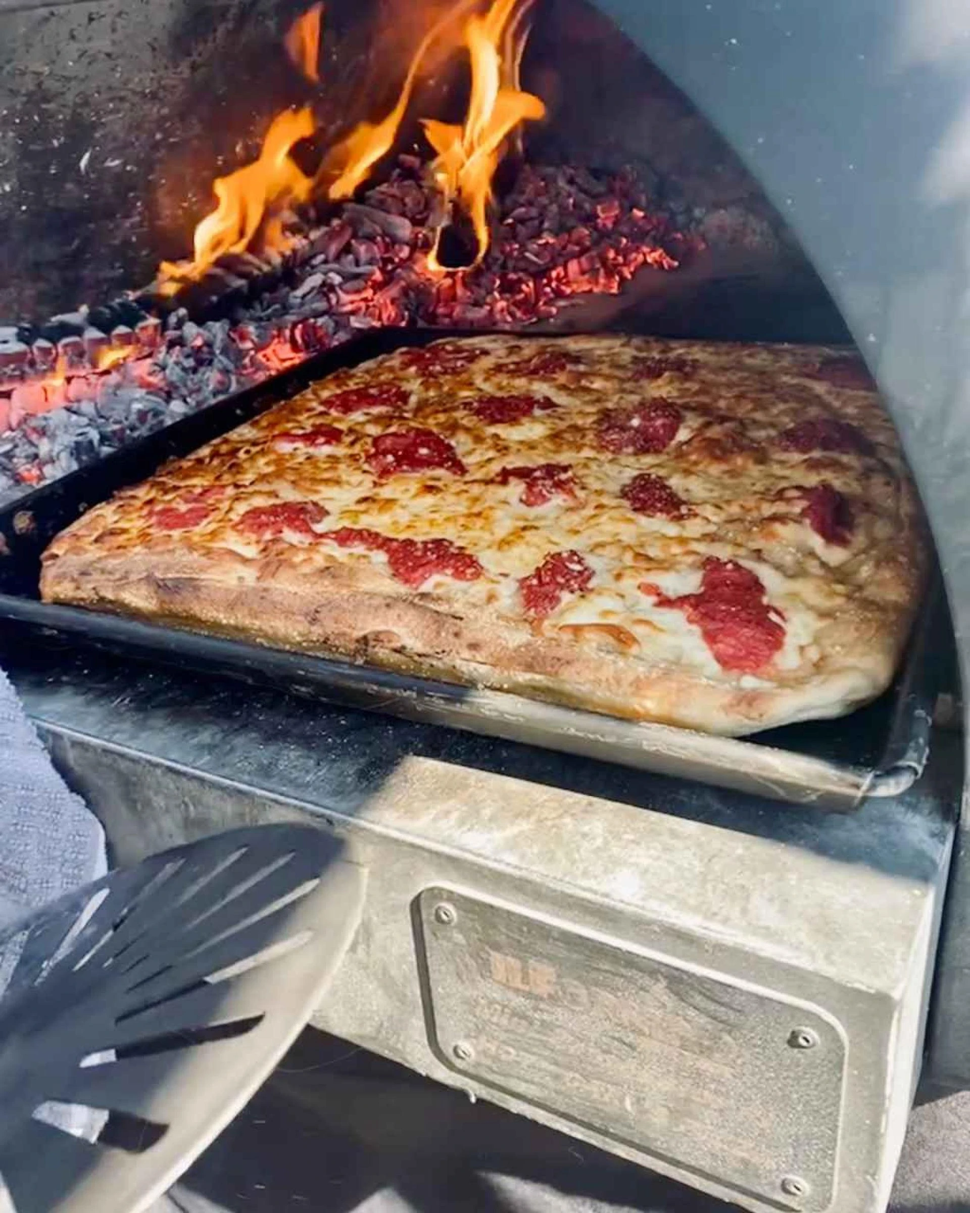 What is the Best Temperature for Cooking Pizza in an Outdoor Oven