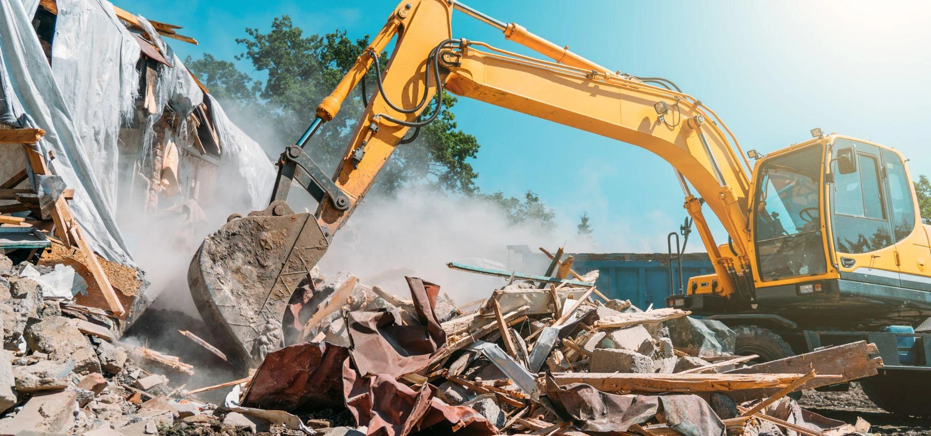 DIY Asbestos Removal vs. Hiring Professional Asbestos Removal Services 