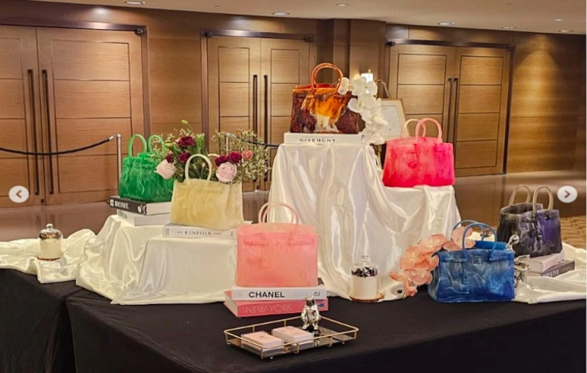 Small Coloured Vases: A Stylish Twist on Home Décor