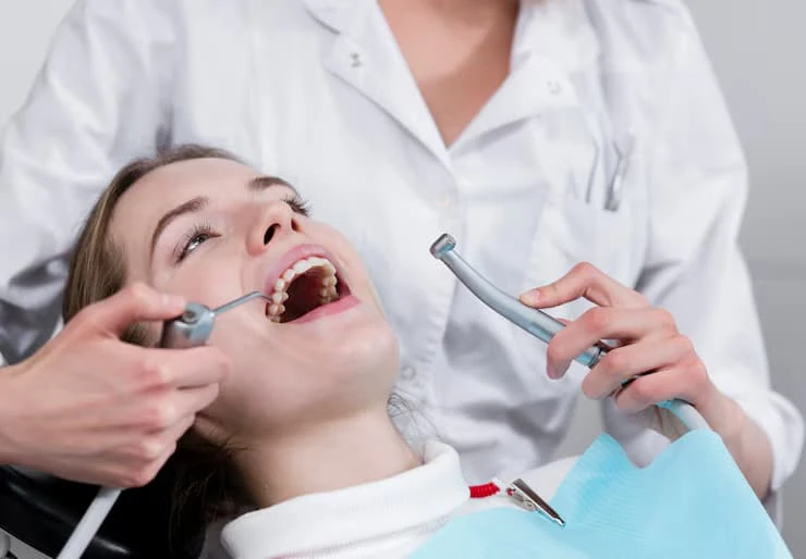 What to Expect from Your First Visit to a Dentist in Thousand Oaks
