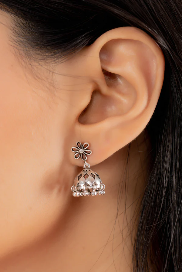 Stunning Silver Earrings – Perfect Blend of Style and Sophistication