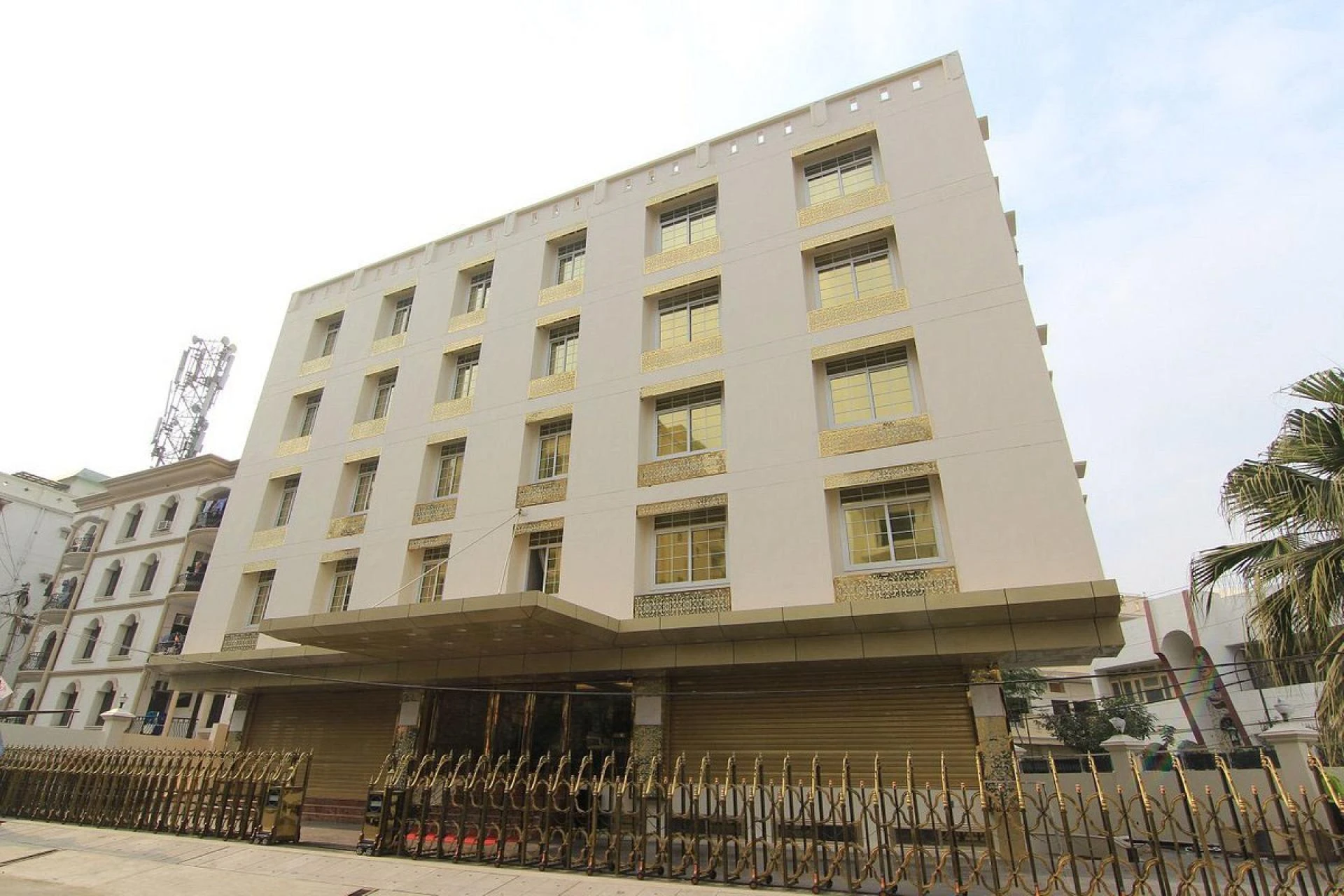 Hotel Galaxy Grand - Your Best Choice for Low-Cost Hotel Booking In Lucknow 