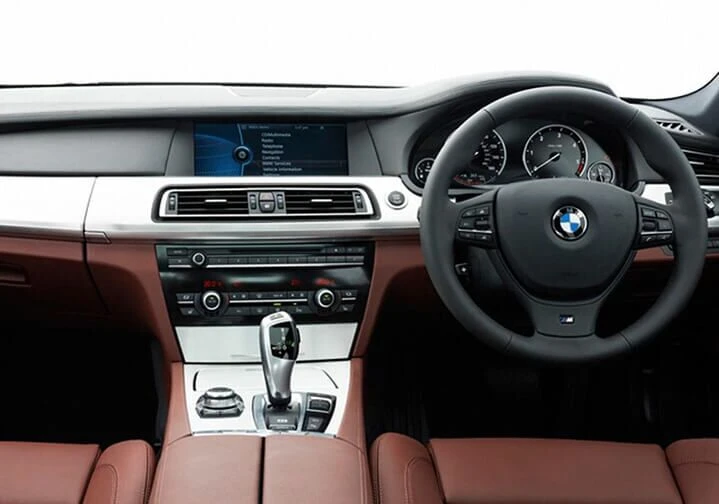 Hire a Corporate Car in Melbourne for VIP Business Travel