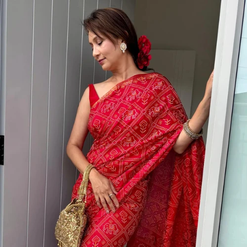 How to Choose the Right Pre-Draped Saree for Your Body Type