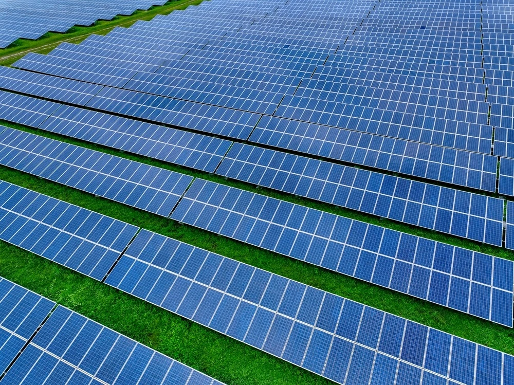 Overcoming Challenges in Commercial Solar Solutions in Pakistan