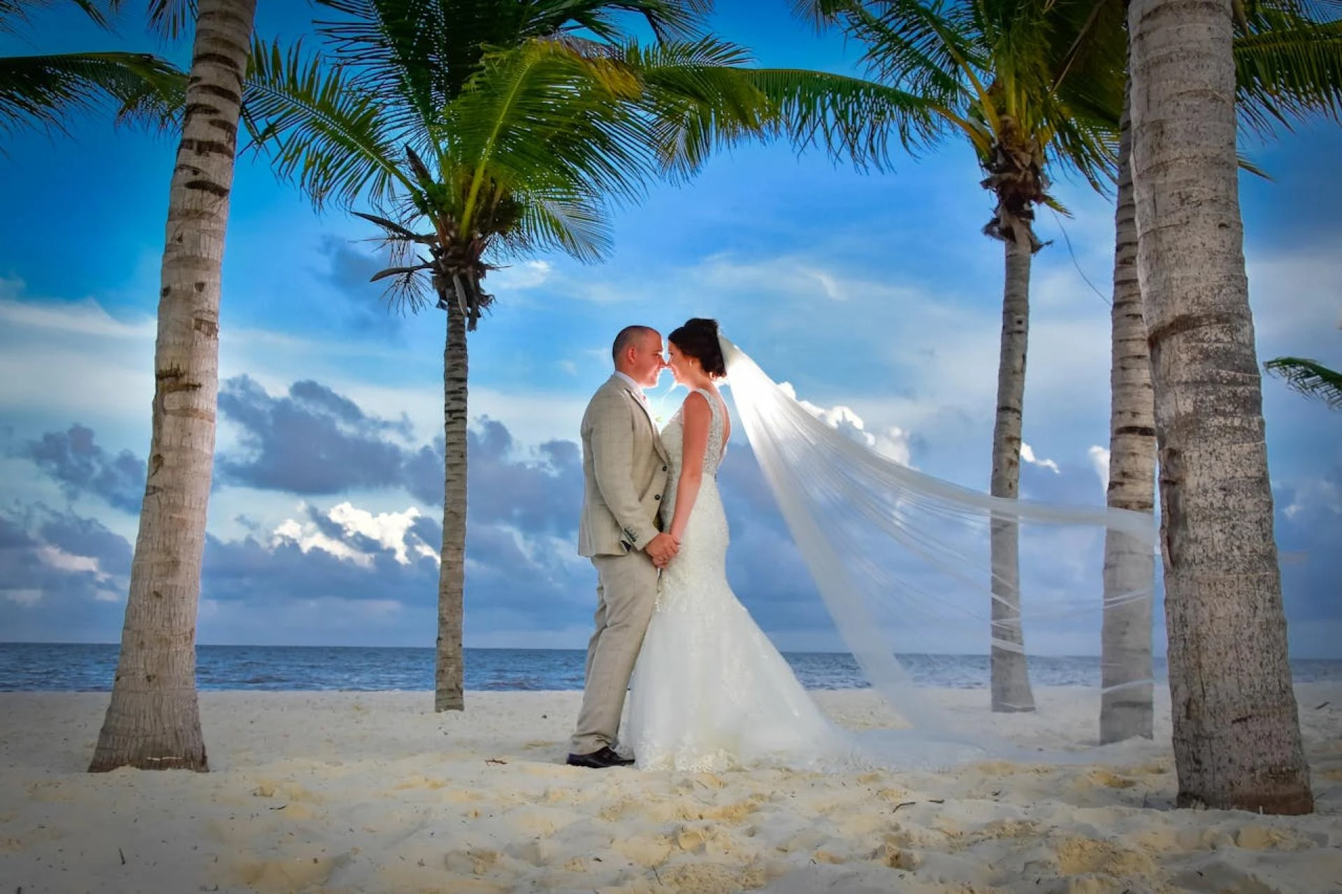 8 Creative Tips for Planning Your Dream Tropical Wedding