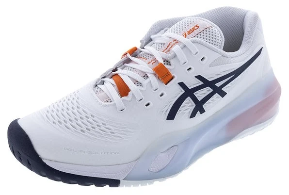 4 Tips for Choosing Your Next Tennis Shoes