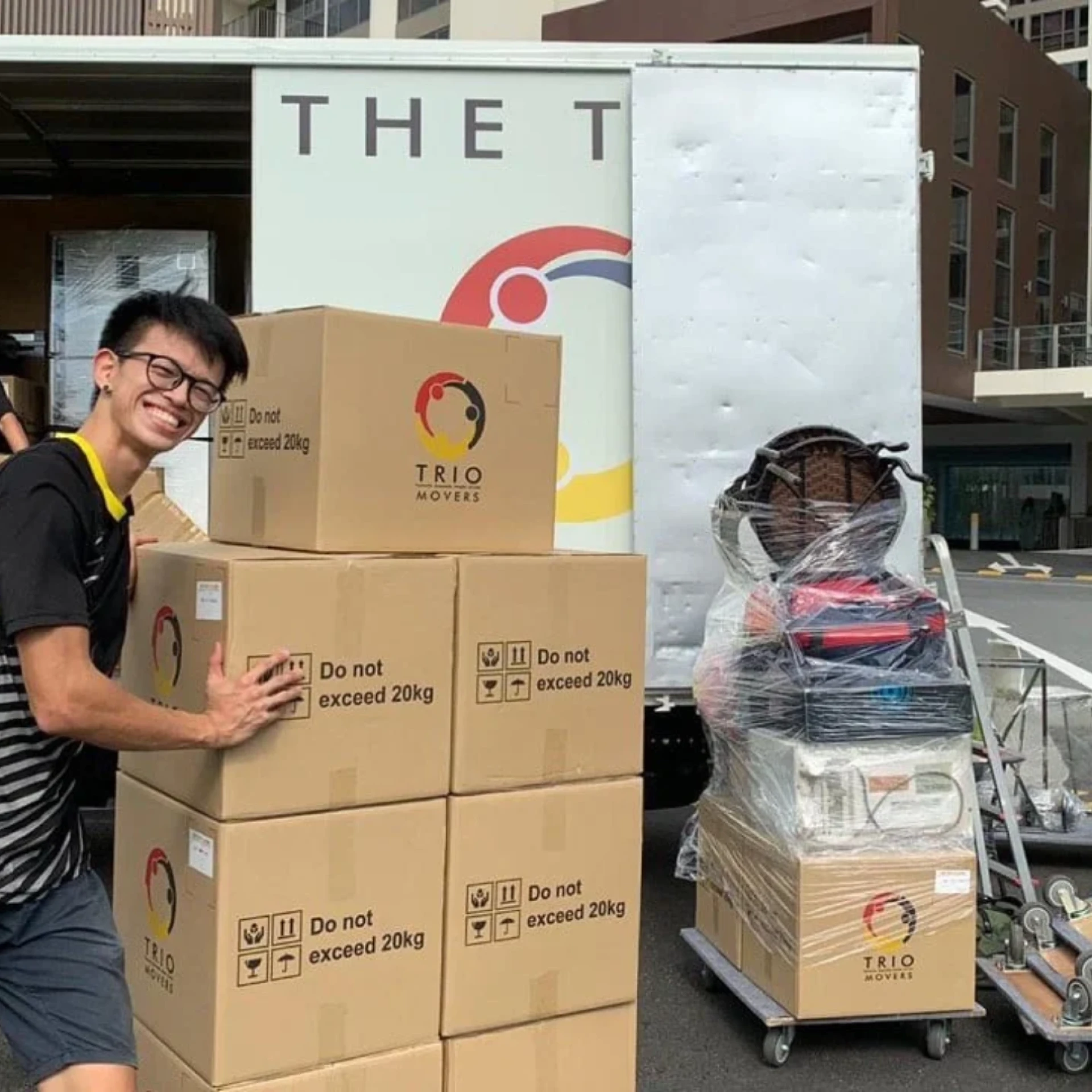 Movers in Singapore in 2025: Do You Really Need a Moving Company?