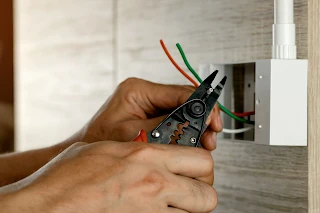 Essential Tips for Hiring the Best Home Renovation Electrician