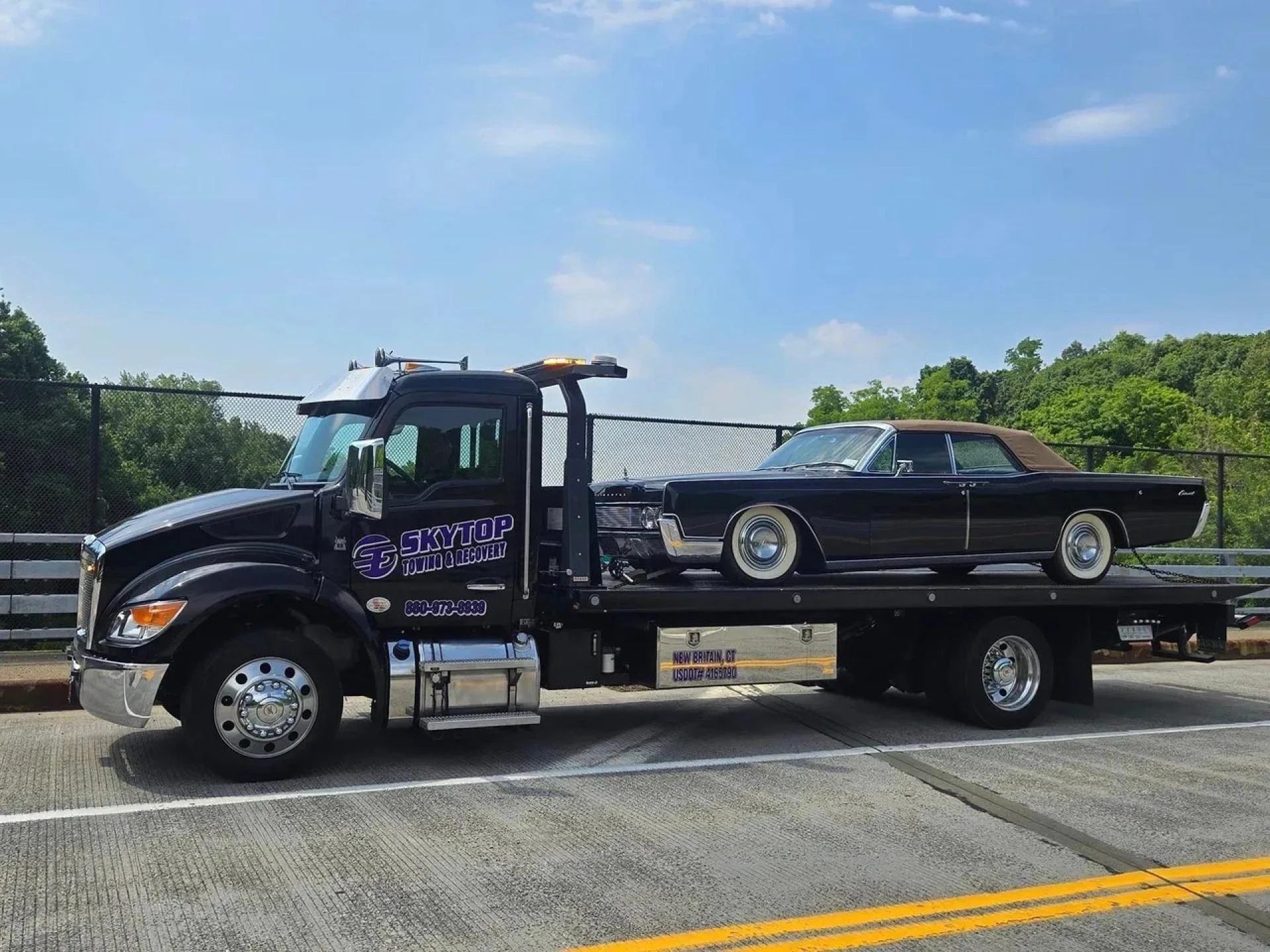 Expert Heavy Duty and Medium Duty Towing Services in Bristol, CT
