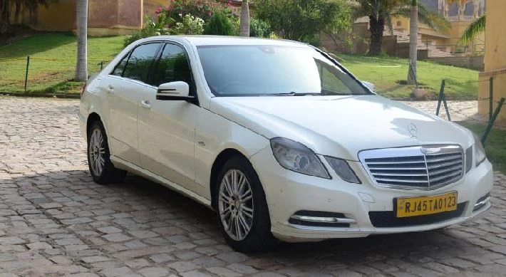 Top Reasons to Choose a Mercedes-Benz E-Class for Your Wedding Car Hire