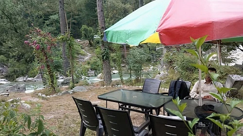 This Tirthan Valley Homestay By Riverside Resort Is Very Fascinating