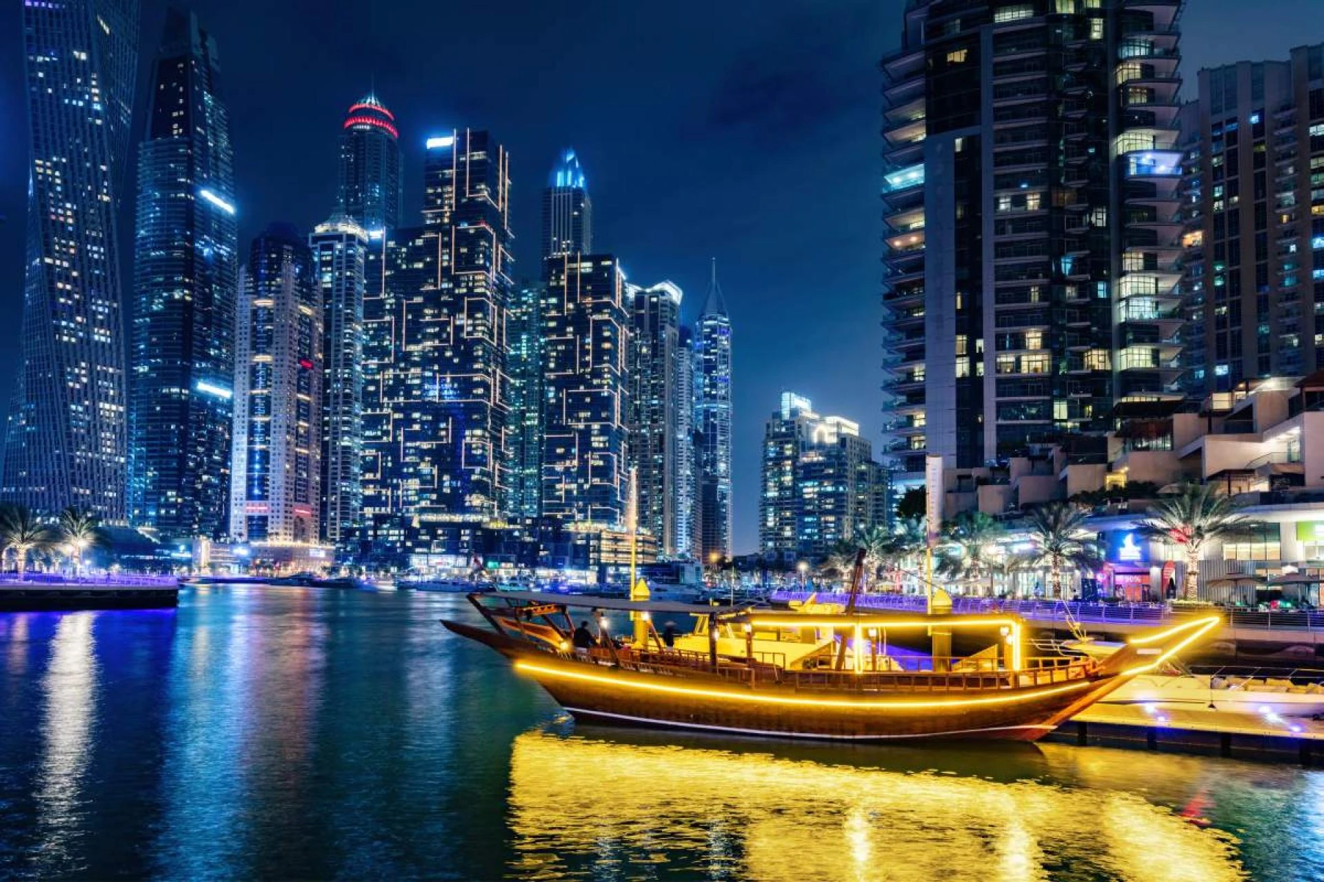 Top Things to Know Before Going on a Dhow Cruise Dinner in Dubai
