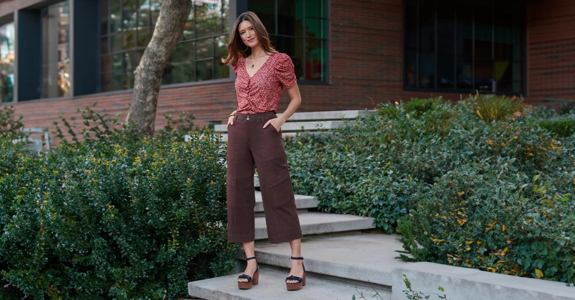 Cropped Pants for Warmer Weather: Yes or No? 