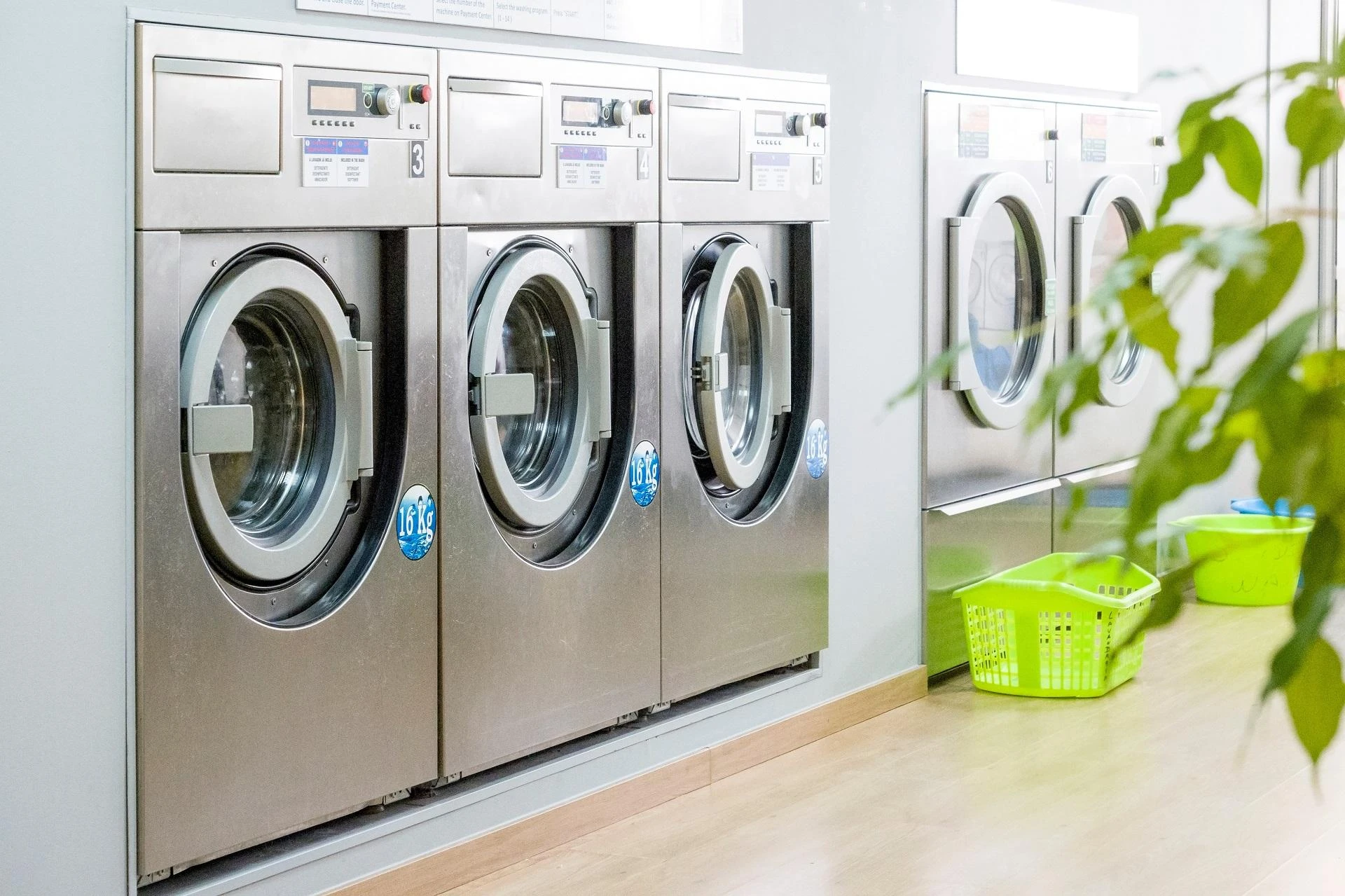 7 Ways Commercial Laundry Suppliers Maximize Business Efficiency