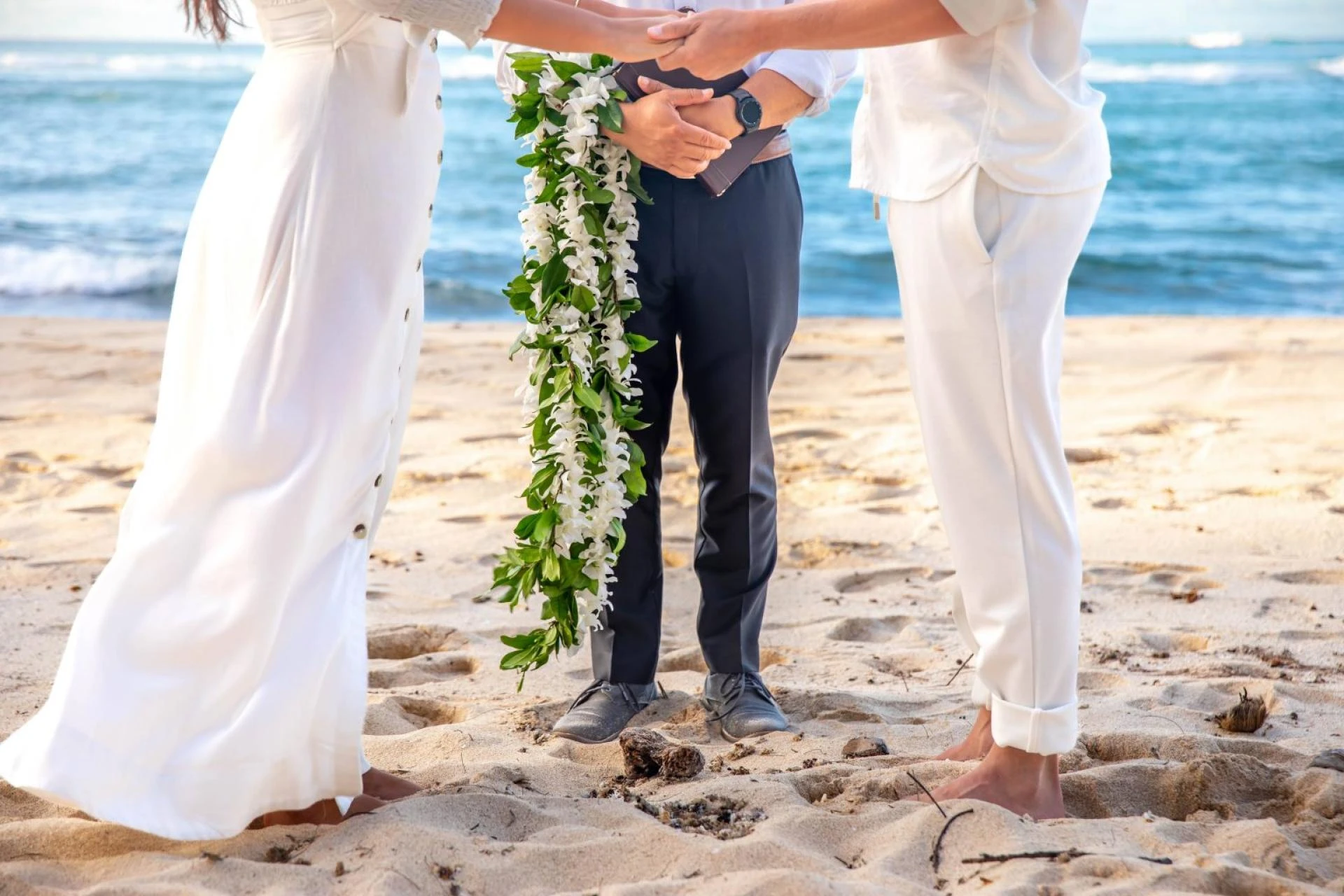 Elopement Packages in Hawaii with Hawaii Wedding Minister: Your Perfect Wedding in Paradise