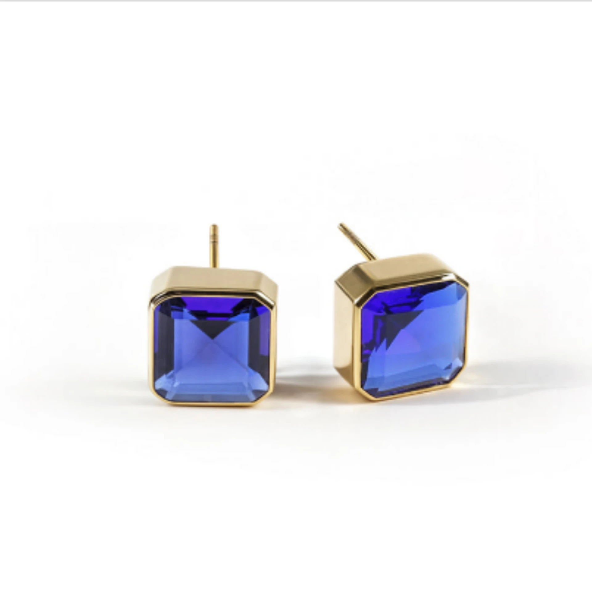 Bold Box Studs in Blue Sapphire: A Timeless Elegance