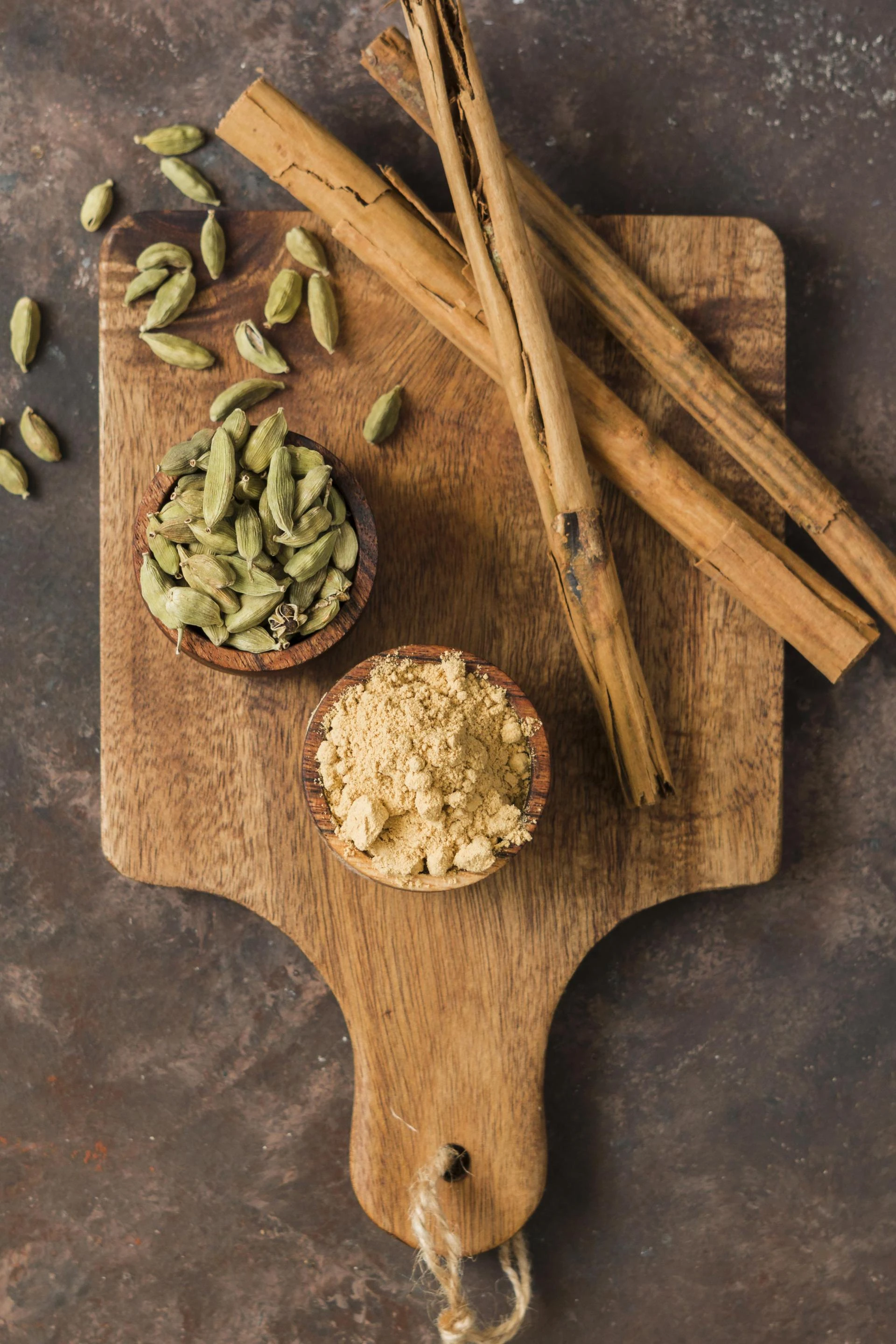 10 Amazing Health Benefits of Cardamom Powder