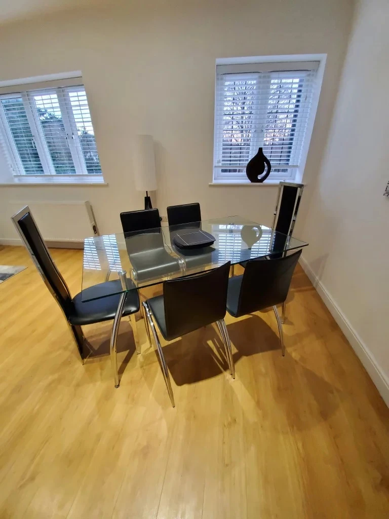 Relocation Agents: Finding the Best Temporary Housing for Smooth Transitions