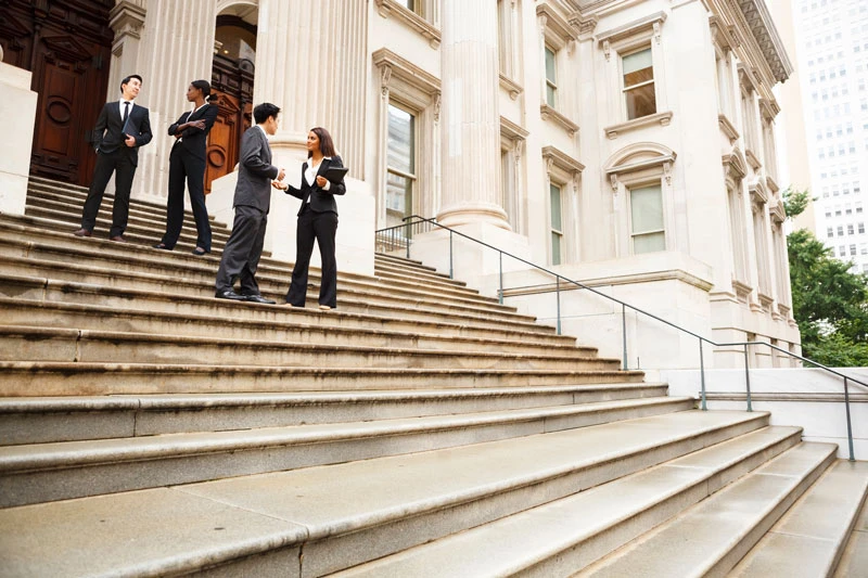 When Should You Hire a Personal Injury Attorney? 8 Key Signs