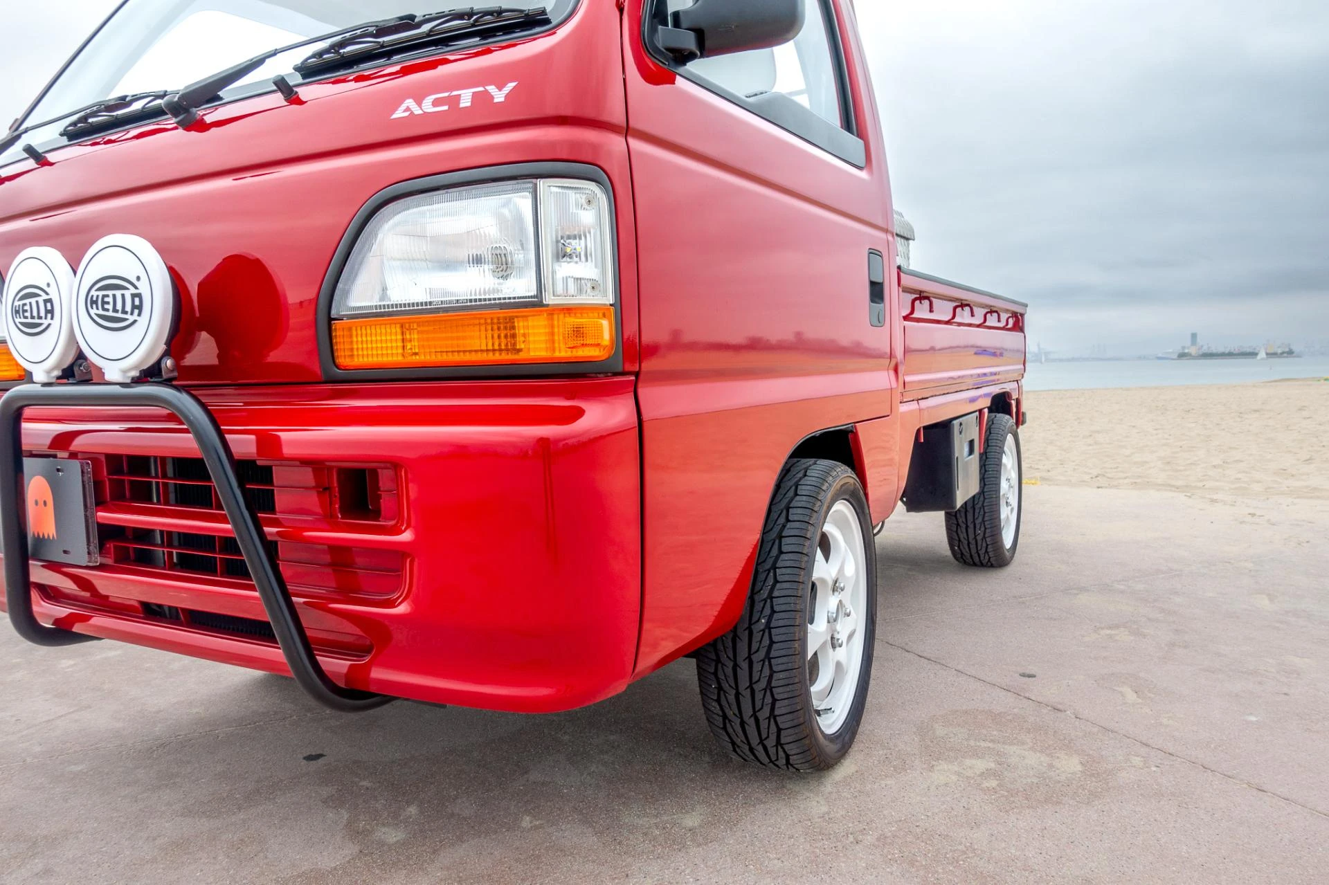 How to Rotate Tires on a Honda Acty for Even Wear