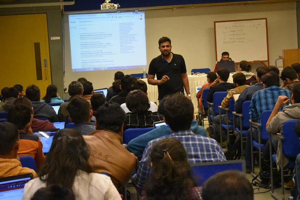 Digital Marketing course in Surat with 100% placement