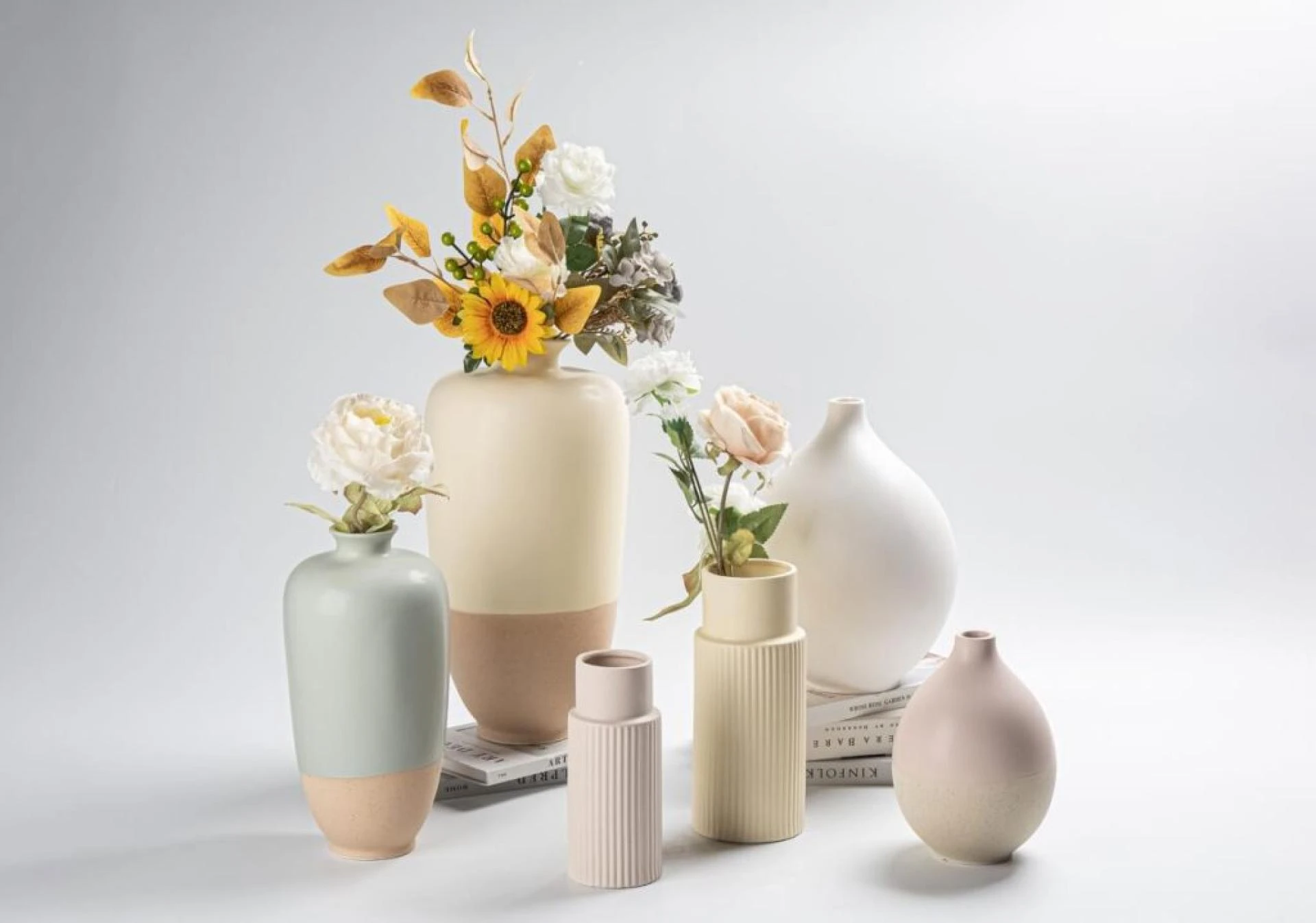 Ceramic Vases in Outdoor Spaces: Bringing Style to Patios and Gardens 