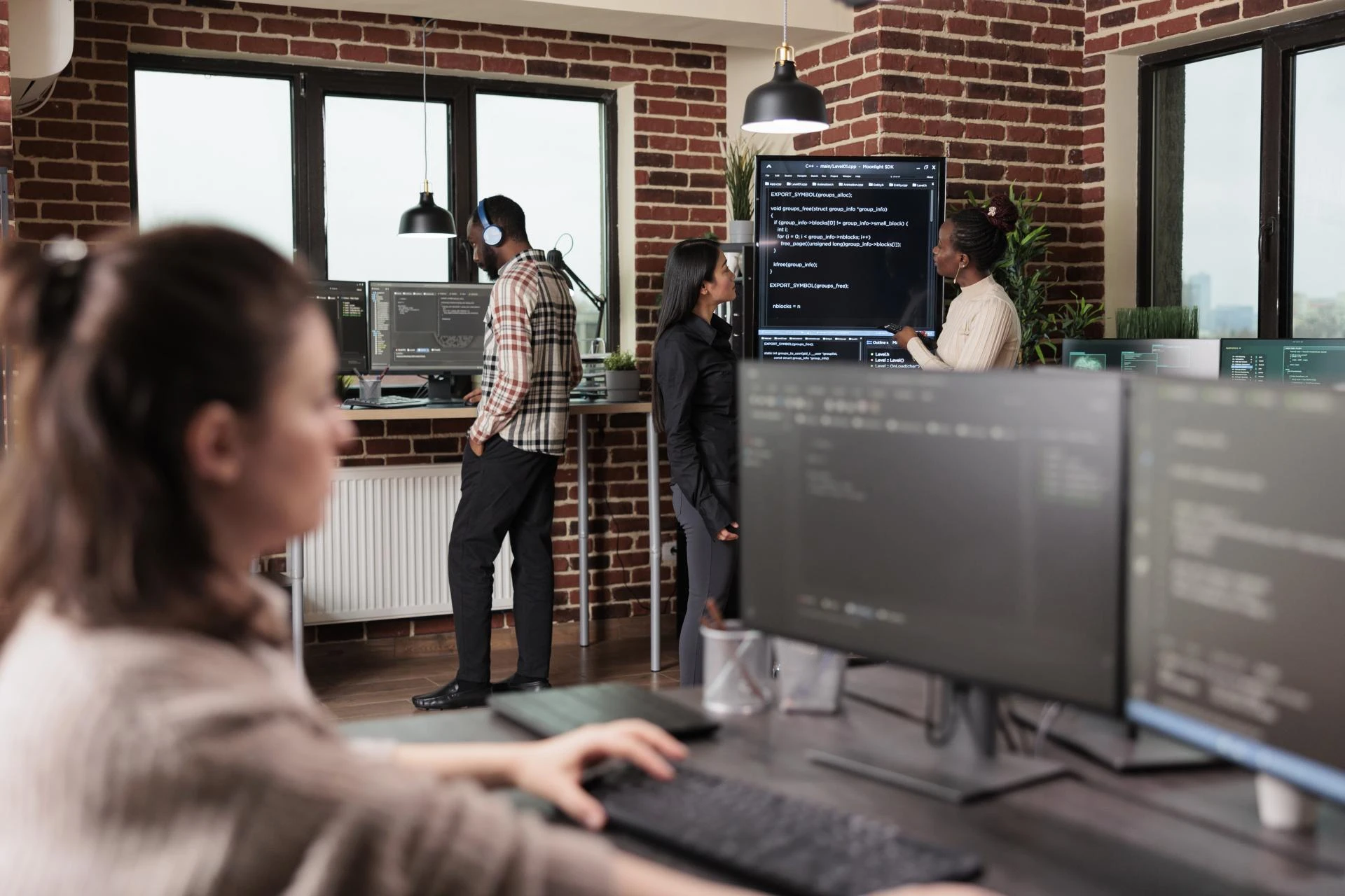 The Business Advantage of Working with Local Software Developers