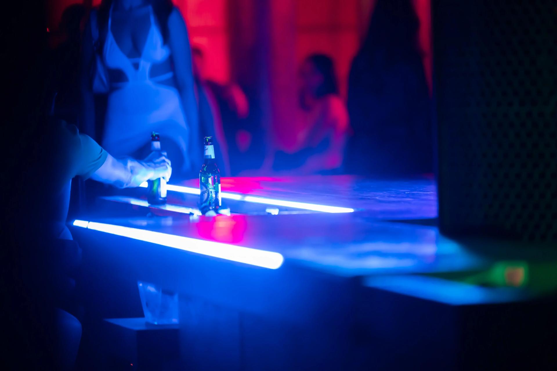 Étiquette des maisons closes : À faire et à ne pas faire pour une expérience respectueuse