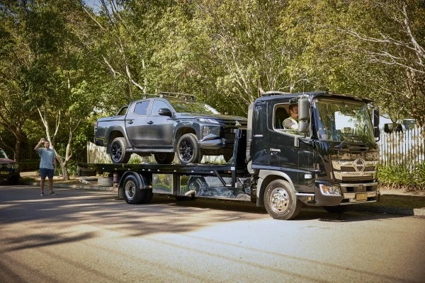 Top Signs You Need a Professional Car Towing Service