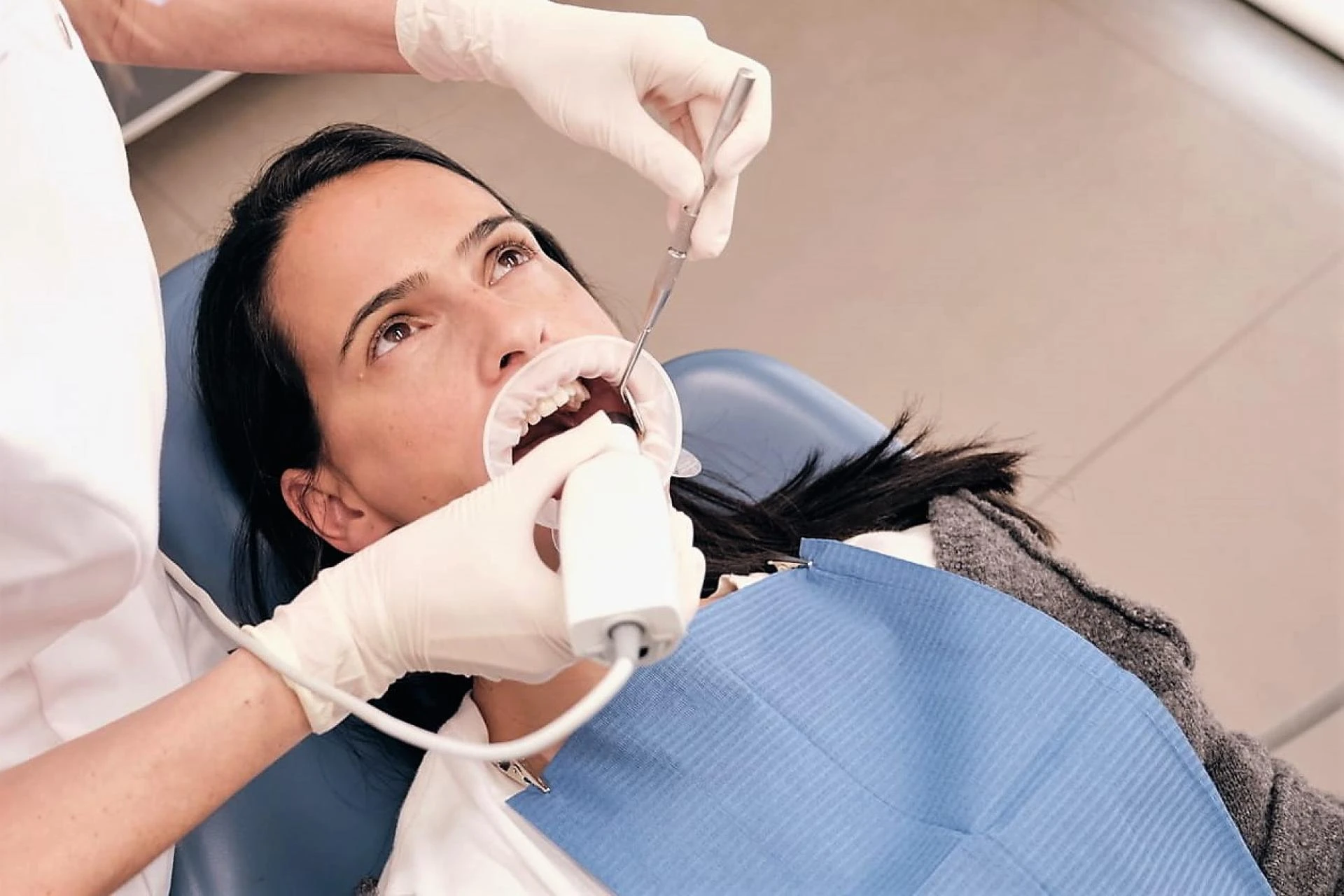 4 Ways a Dentist Can Fix a Chipped Tooth: Expert Solutions from The Dental Krewe