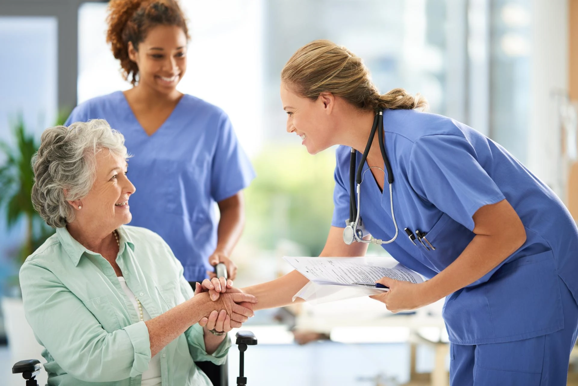 How Nursing Care Services Support Patients with Chronic Illnesses