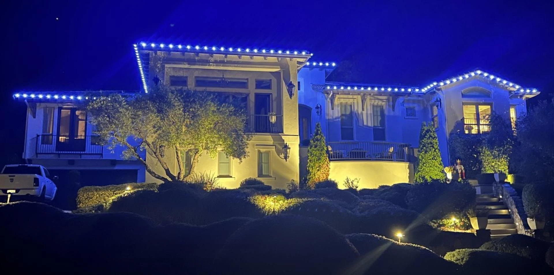 Masters Holiday Lighting: Bringing Holiday Magic to Your Home and Business Post Title