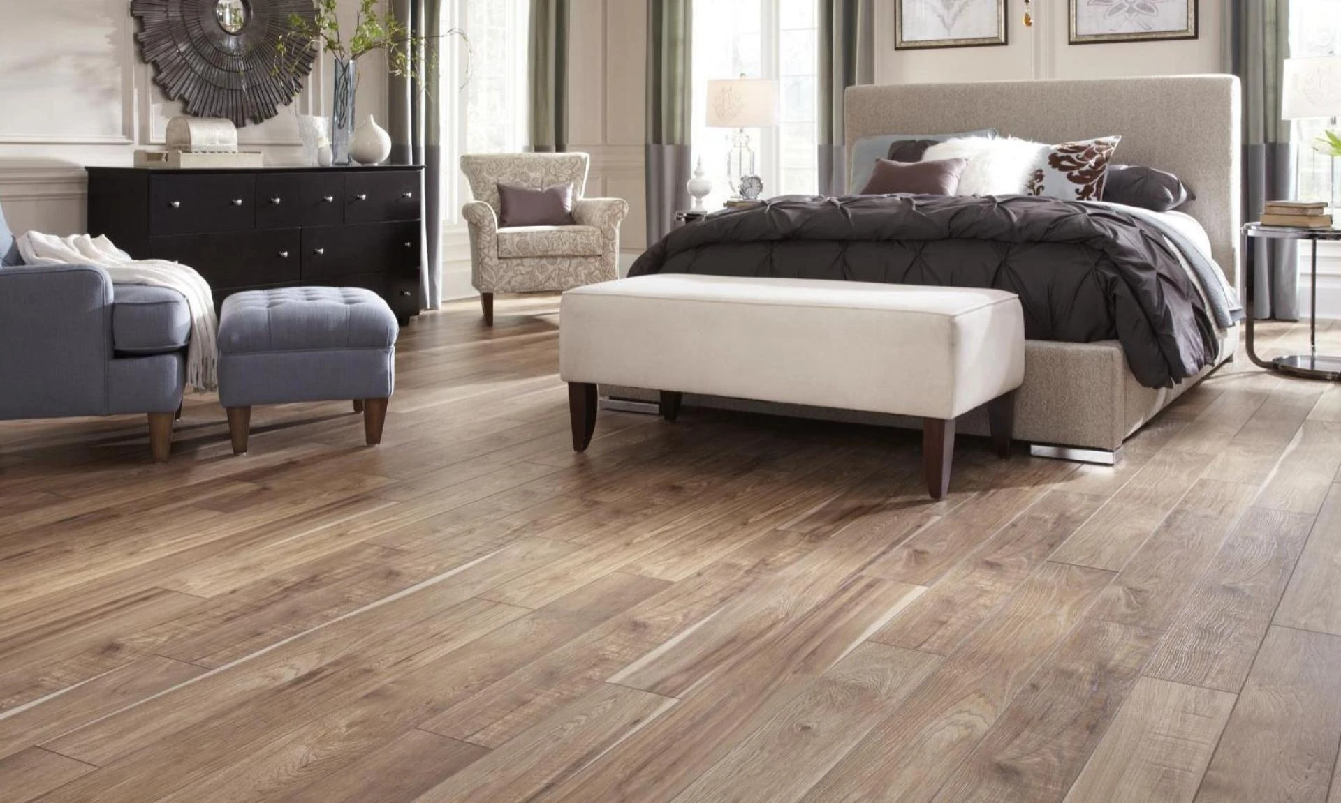 Why Vinyl Flooring is Perfect for Dubai Homes