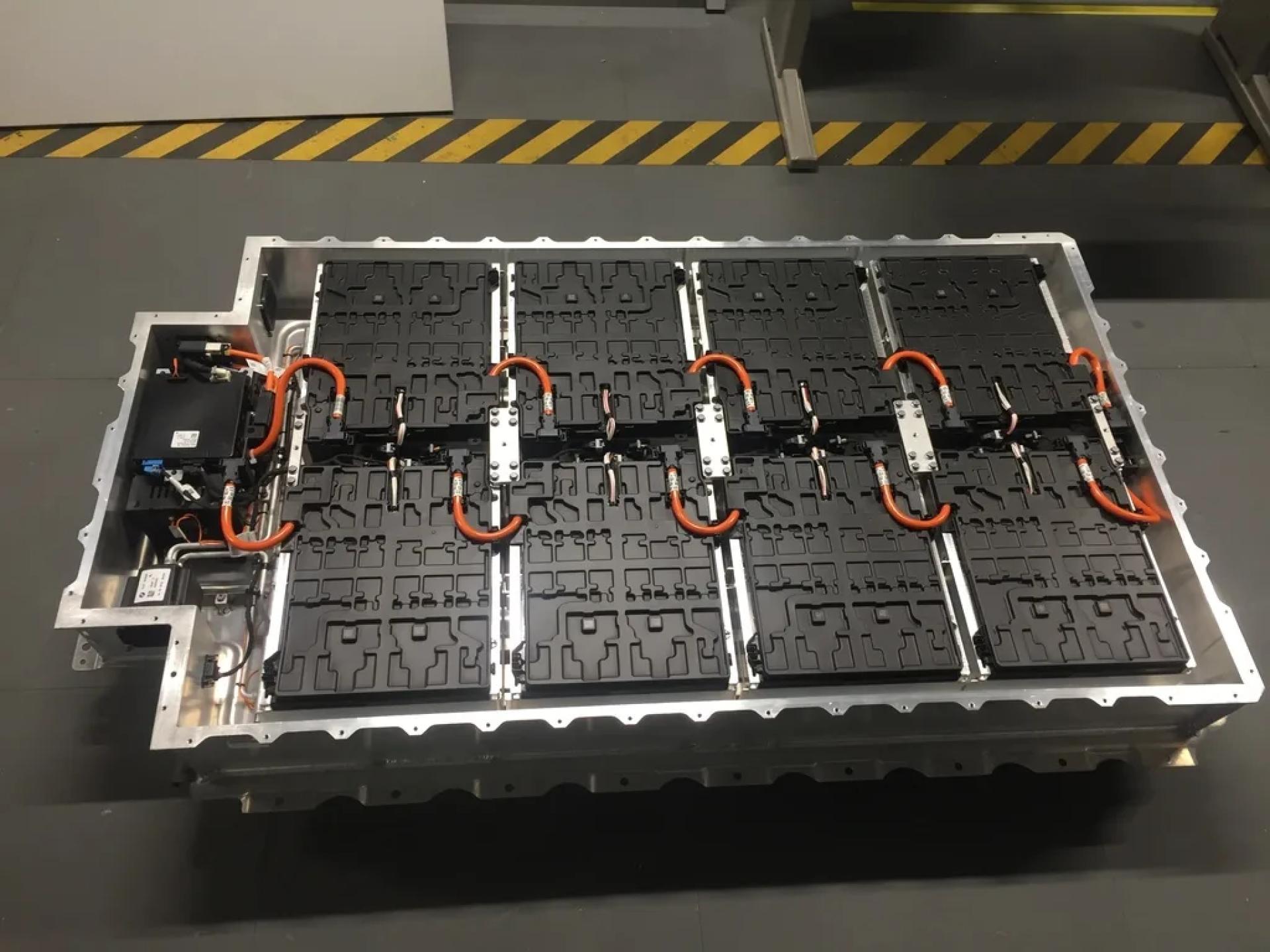 Integrated vs. Modular Lithium Batteries