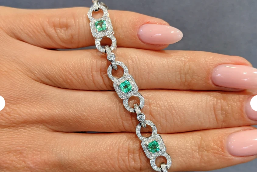 Dazzling Elegance: Exploring the Allure of the Emerald and Diamond Bracelet