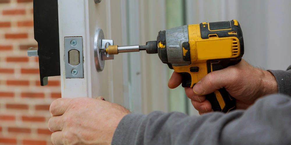When to Call a Locksmith in Dubai – Signs Your Locks Need Help