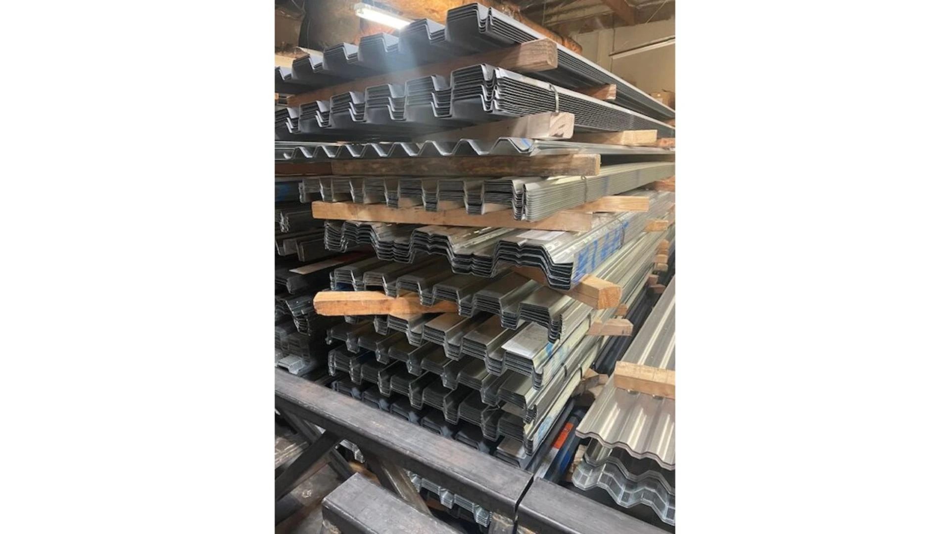 Can B-36 form-lok Metal Decking Speed up Your Construction without Sacrificing Strength?