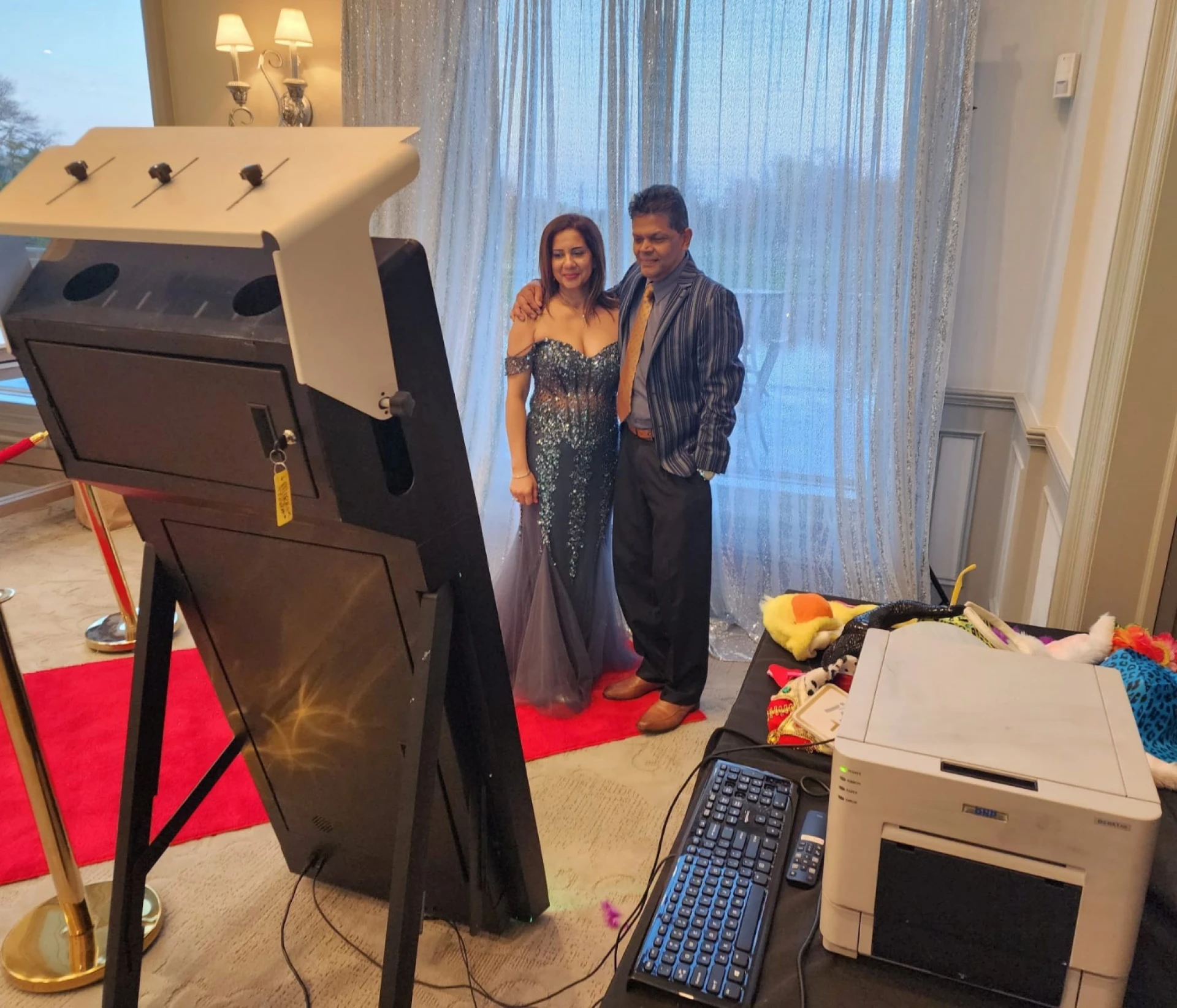 Say Hello to Stunning Decor with Our Kitchener Mirror Me Photo Booth Rental