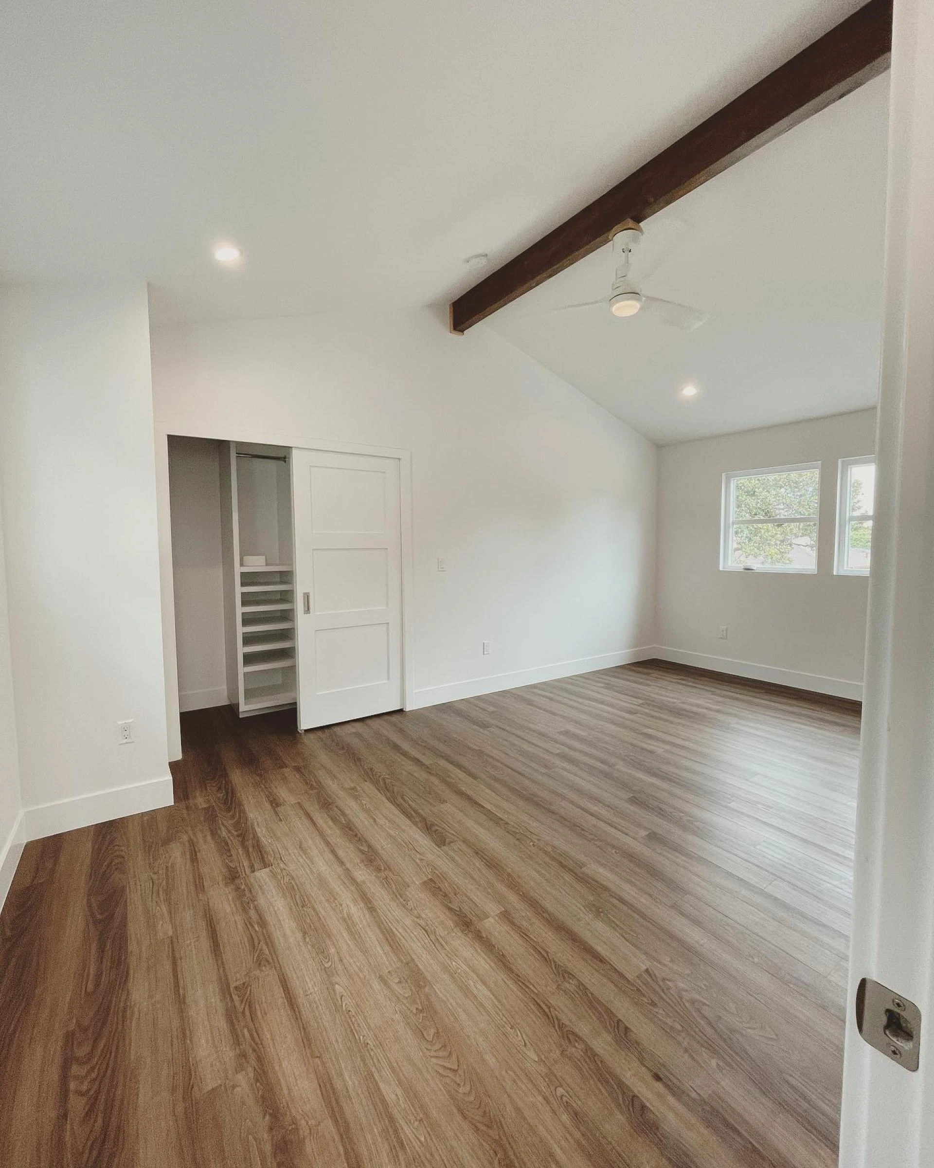 Clean Workspace in LA: A Powerful Tool for Mental Clarity