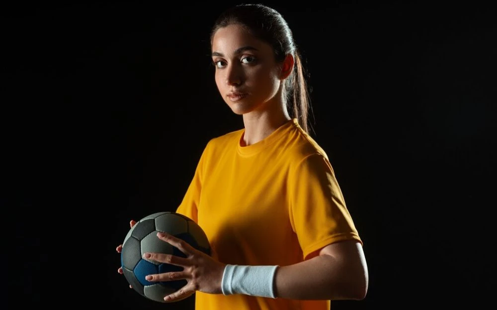 What Does A Netball Kit Consist Of?