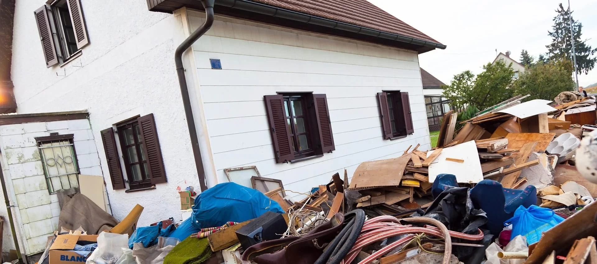 5 Reasons to Hire a Junk Removal Company for Your Cleanup Project