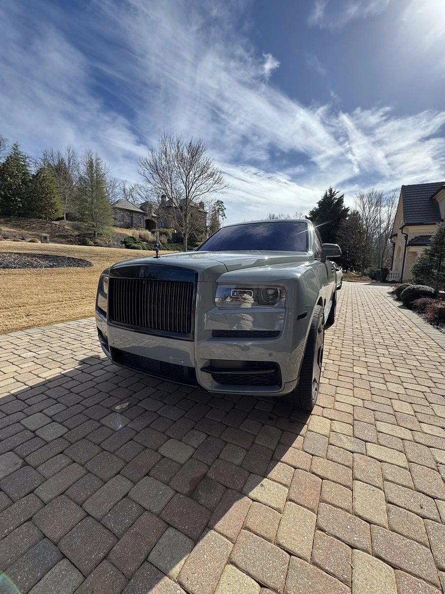 Treat Yourself: 4 Reasons to Rent a Luxury Car