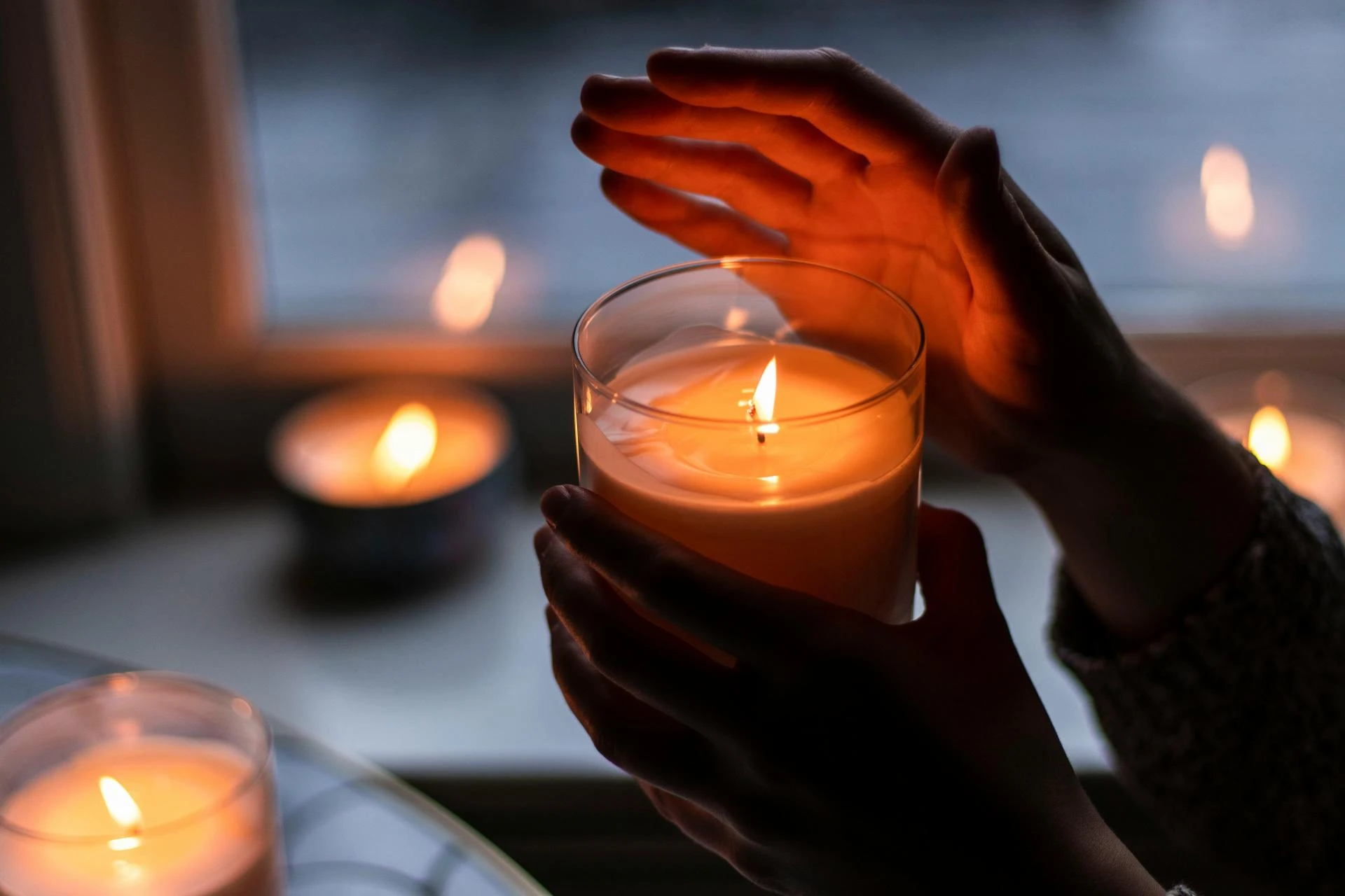 Seasonal Aromas: Candle and Fragrance Trends to Match Every Time of Year