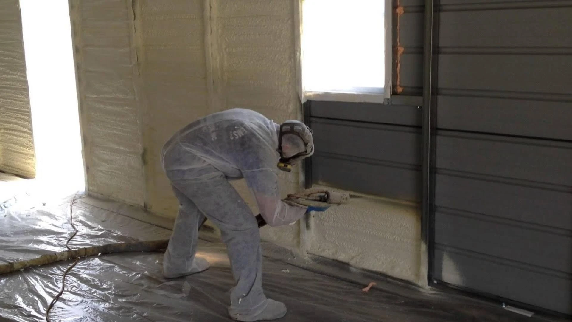 How the Best Closed-Cell Spray Foam in South Hutchinson, KS Can Save You Thousands in Energy Bills