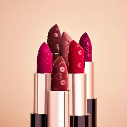 5 Genius Lipstick Hacks for Soft, Hydrated Lips (And the Colorbar Products to Nail Them)