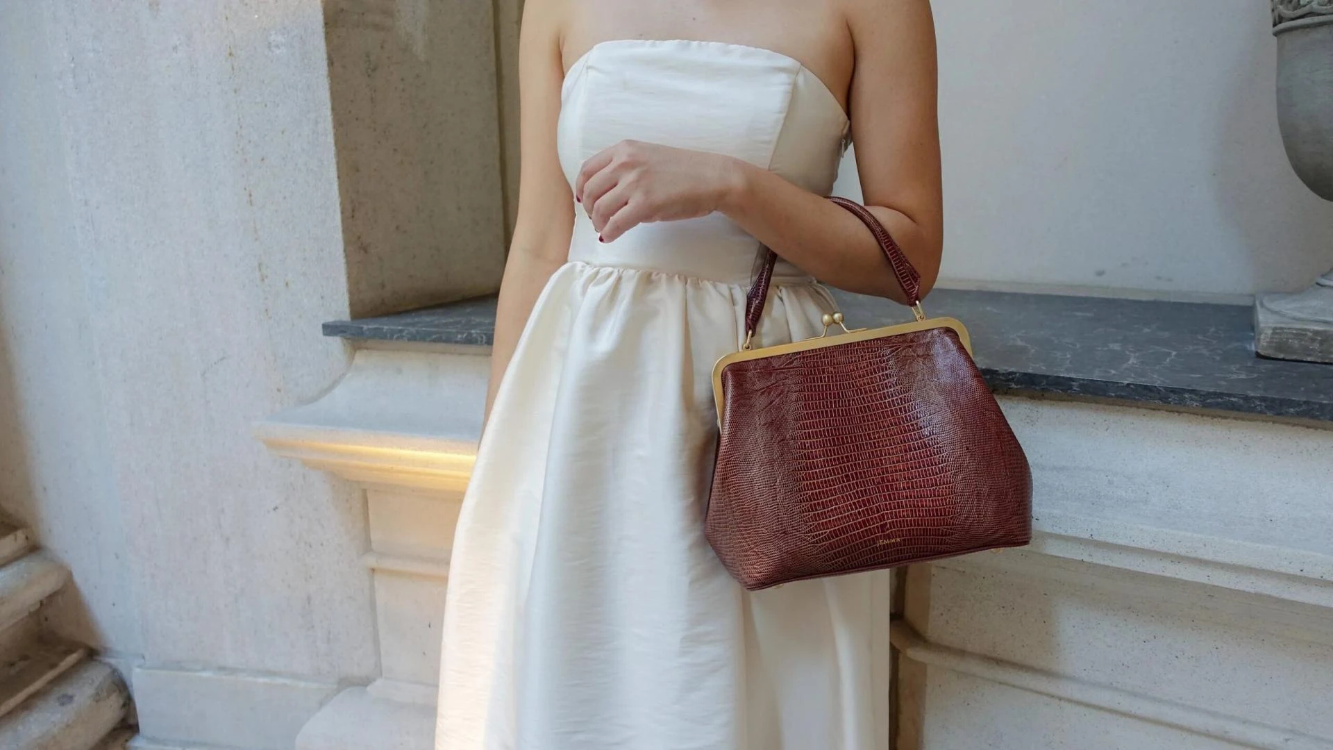 How a Modern Woman Approaches the Holidays—It’s All in the Bag